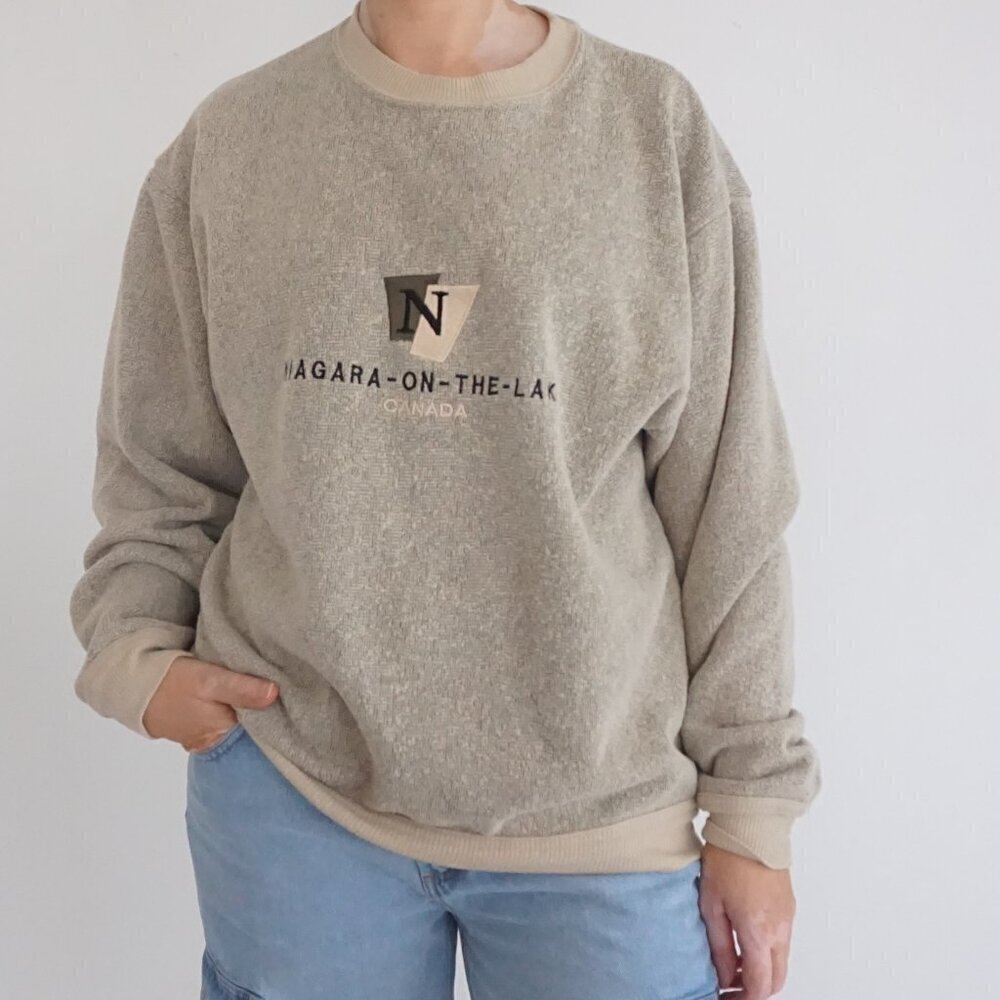 Vintage Collection Unique Taupe Niagara On The Lake Travel Crewneck Sweater P/S